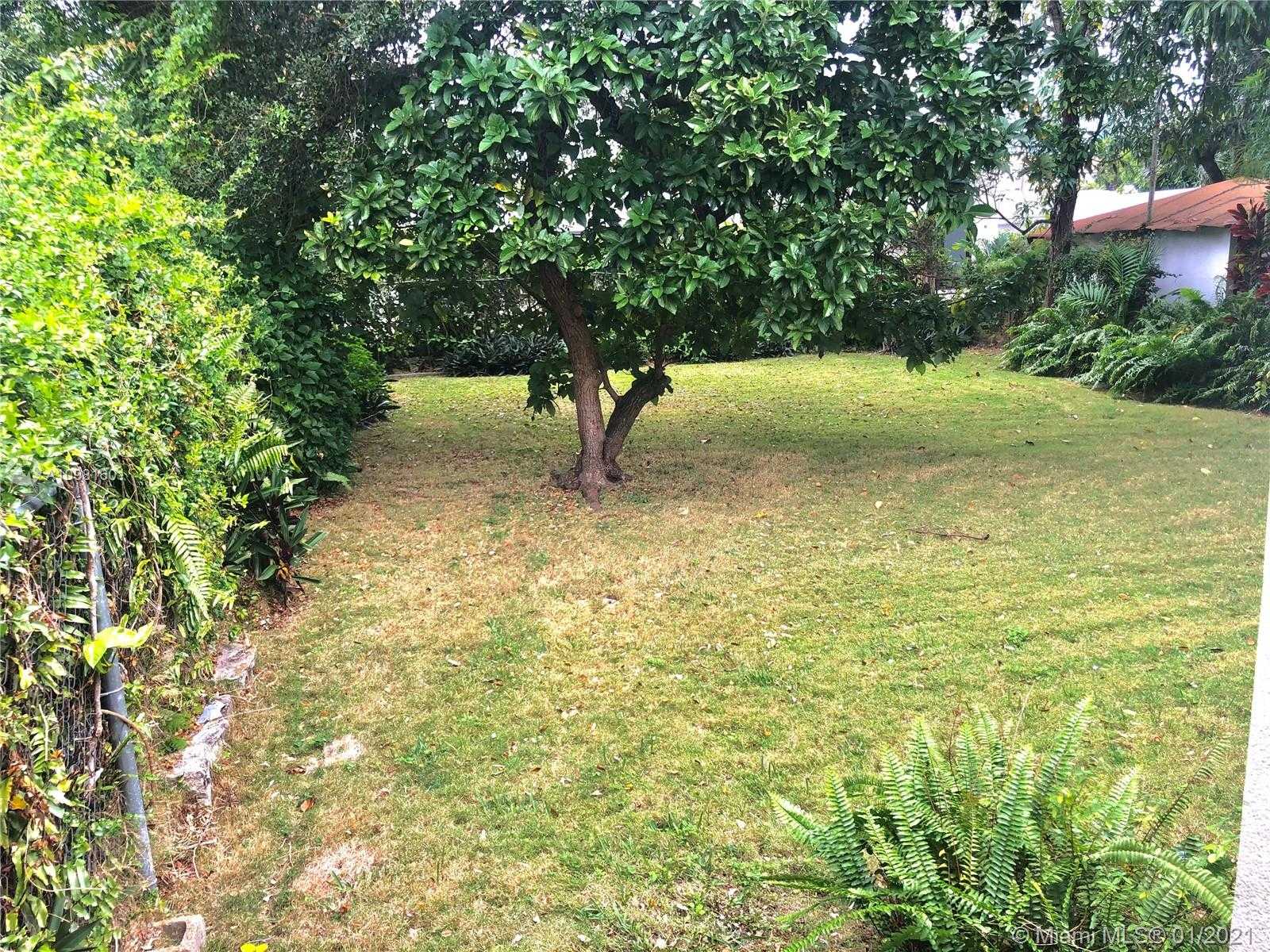 Small Image of 357 SOUTH WEST 18TH TER, Miami Number 8