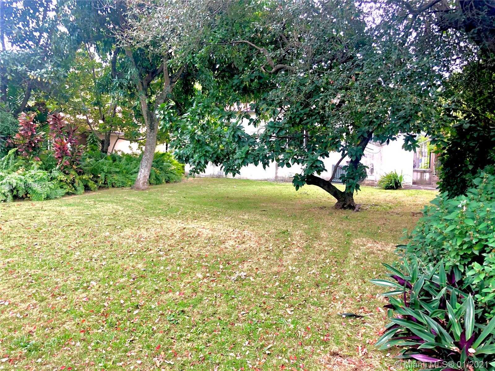 Small Image of 357 SOUTH WEST 18TH TER, Miami Number 9