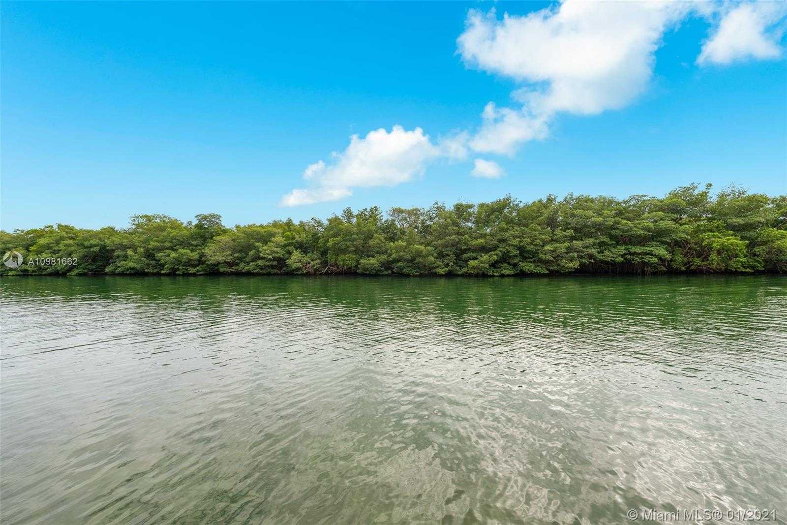 Small Image of 100 CAPE FLORIDA DR, Key Biscayne Number 10