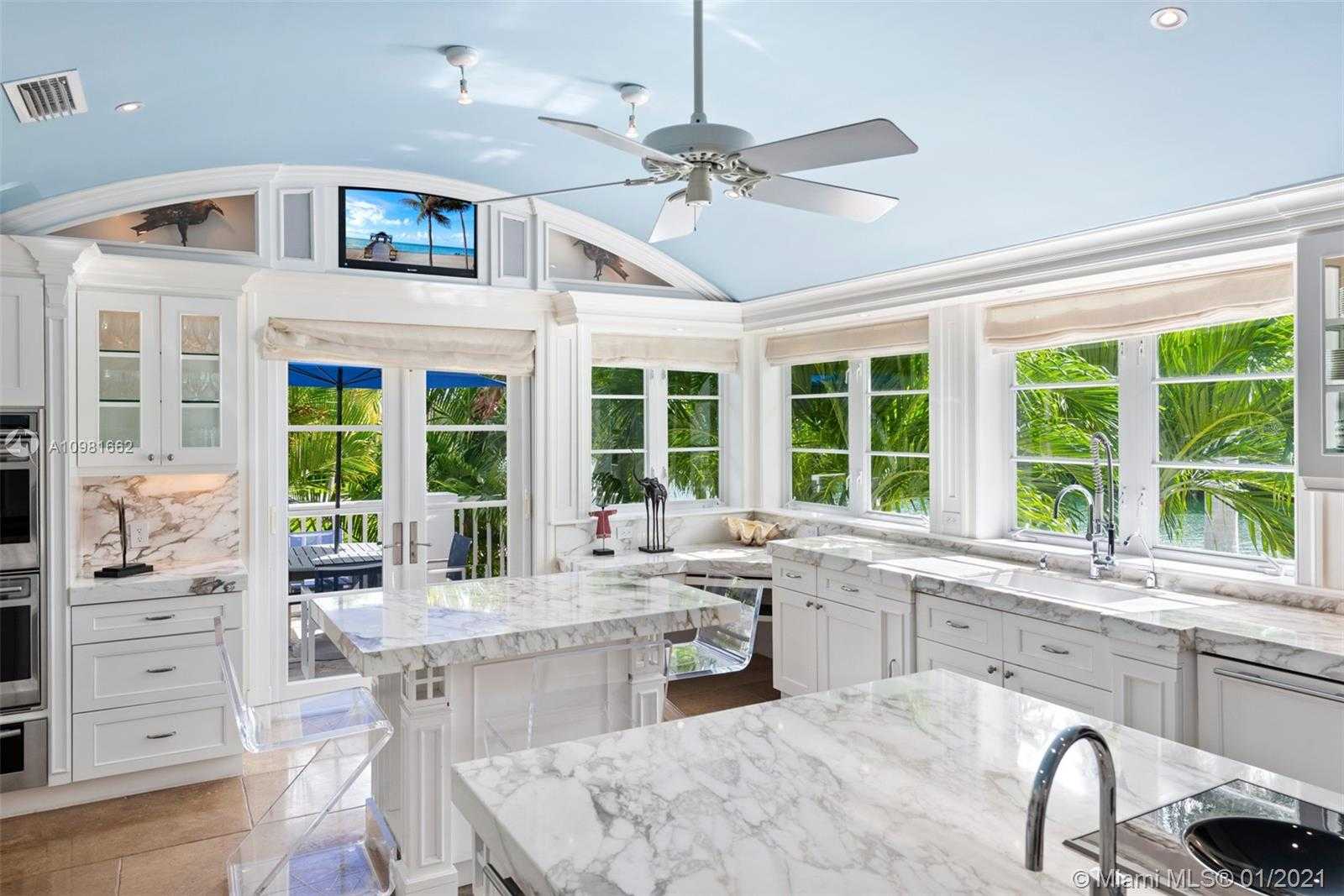 Small Image of 100 CAPE FLORIDA DR, Key Biscayne Number 29