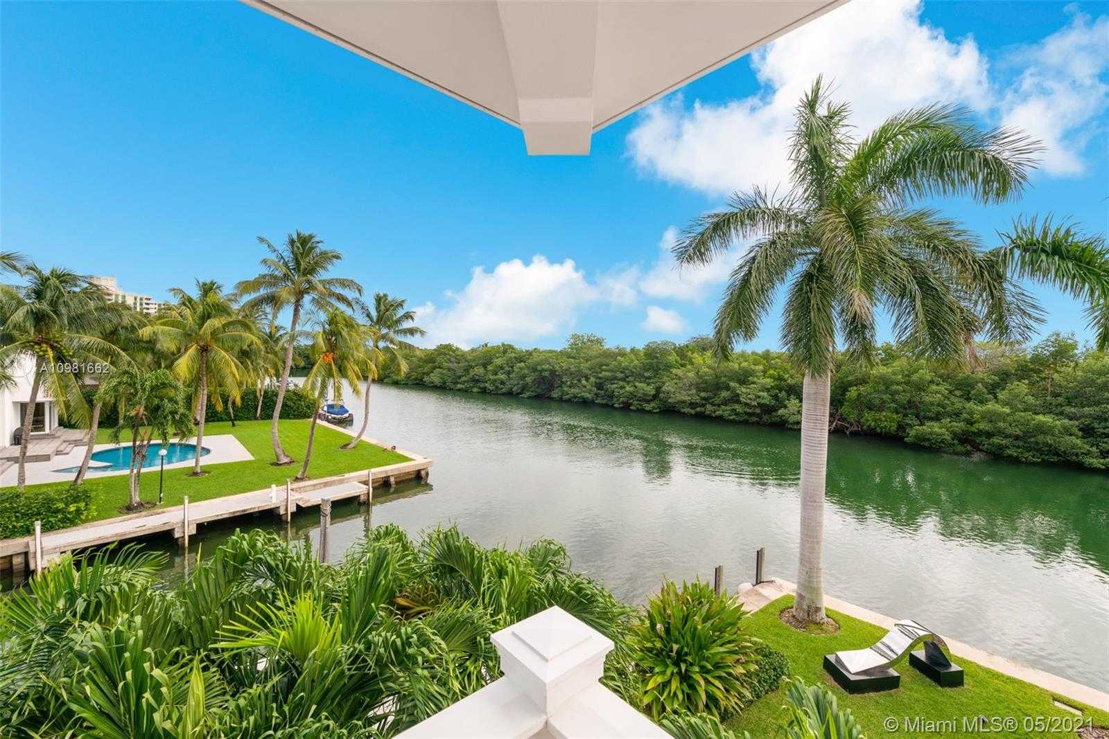 Small Image of 100 CAPE FLORIDA DR, Key Biscayne Number 3