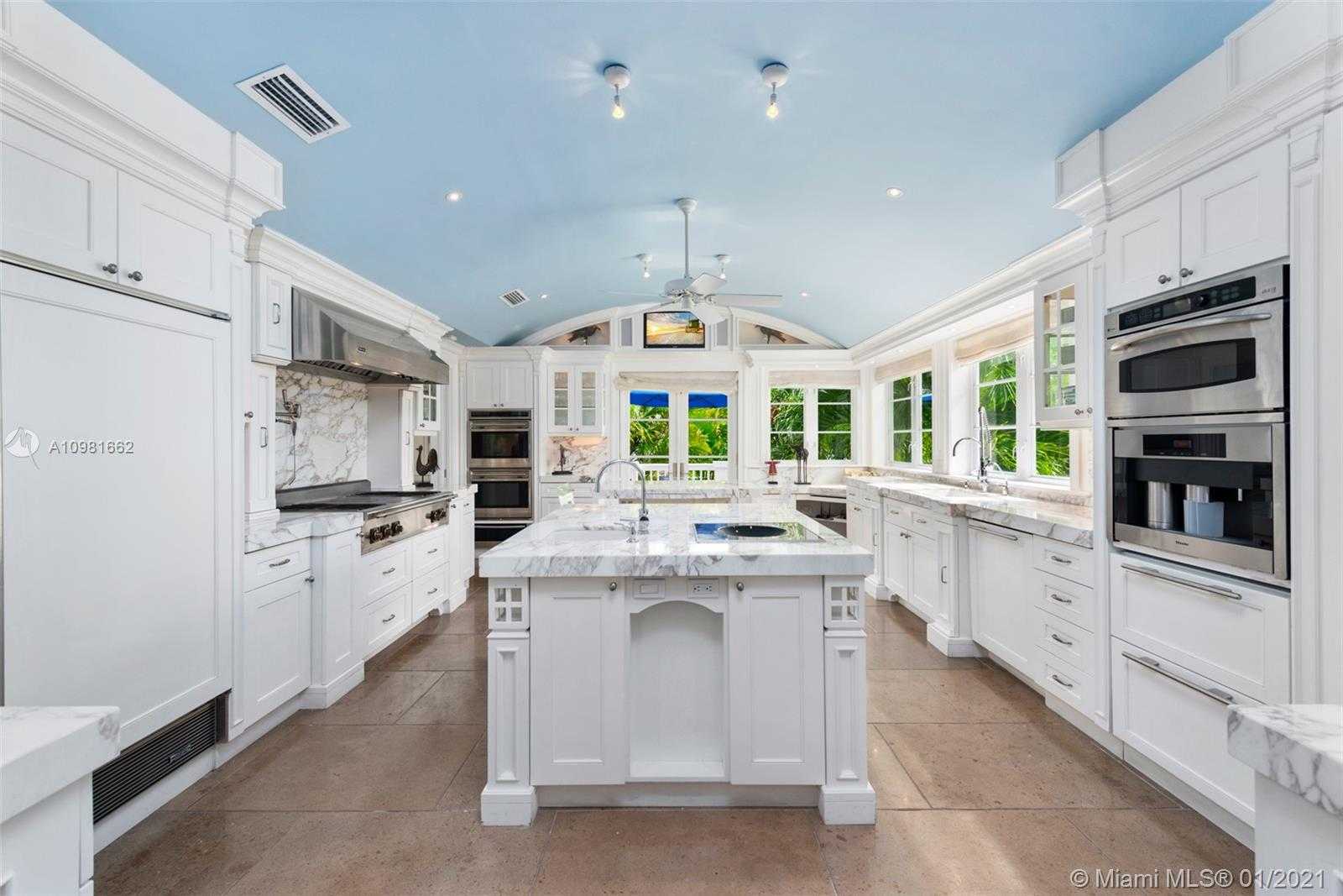 Small Image of 100 CAPE FLORIDA DR, Key Biscayne Number 30