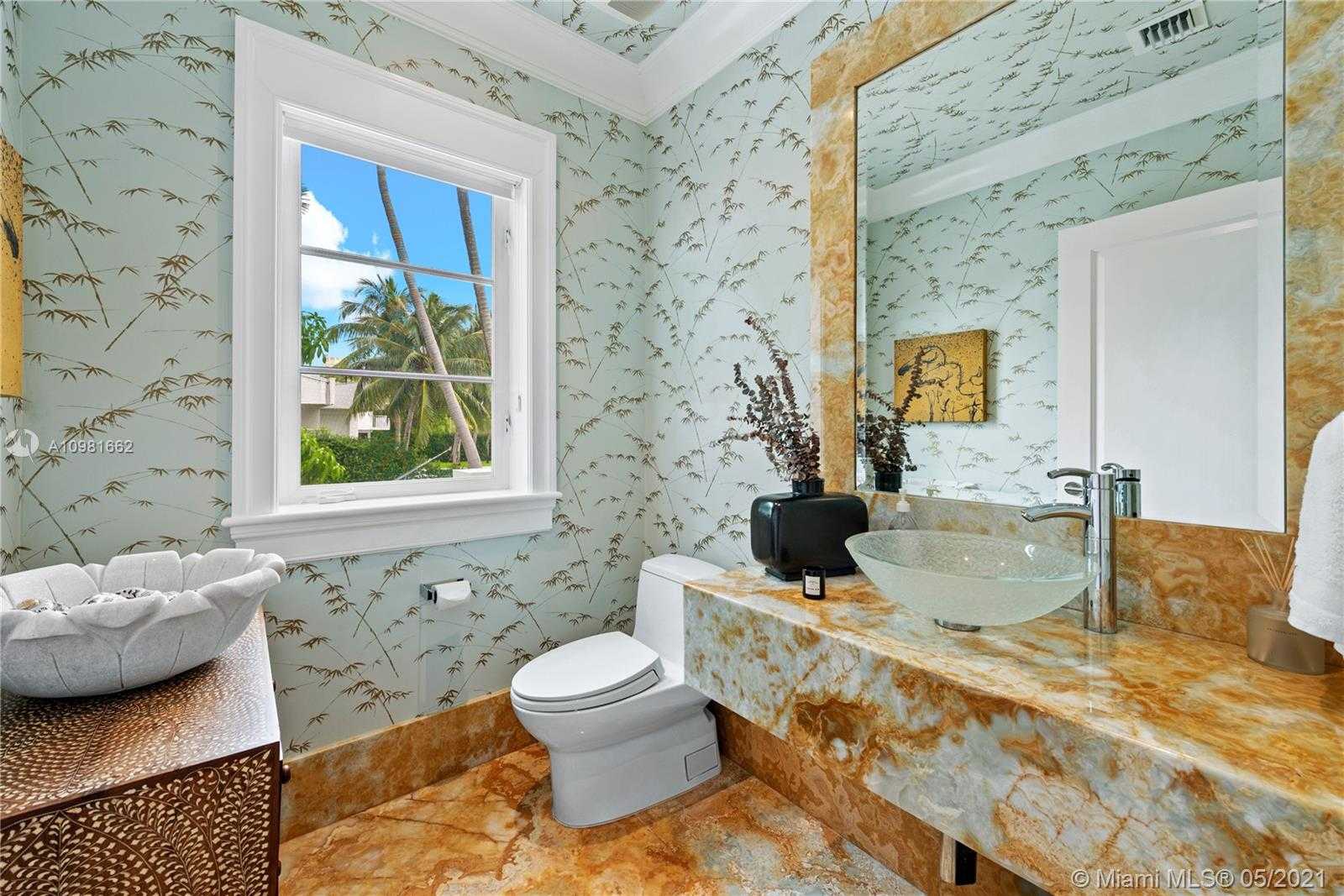 Small Image of 100 CAPE FLORIDA DR, Key Biscayne Number 33