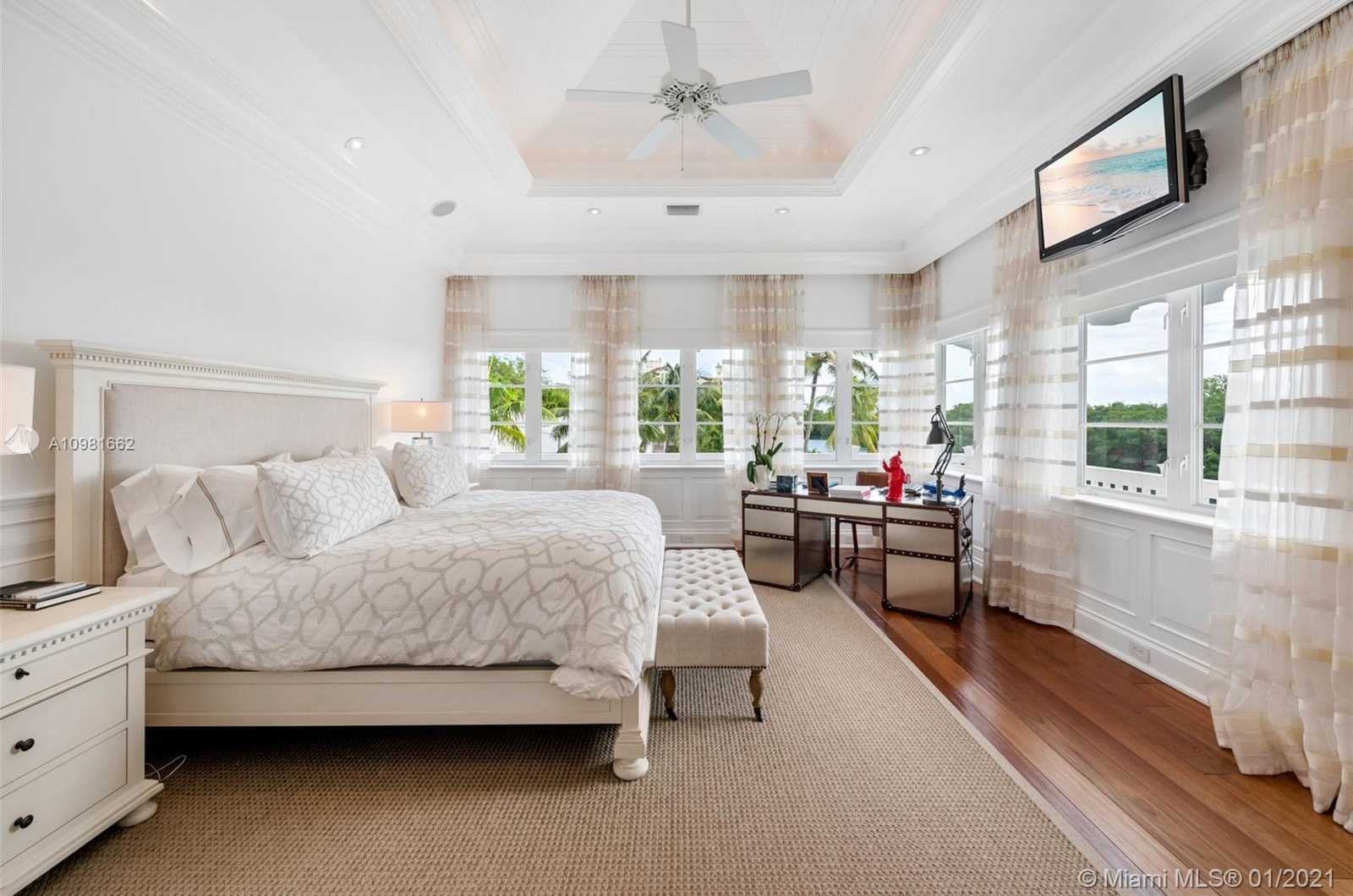Small Image of 100 CAPE FLORIDA DR, Key Biscayne Number 42