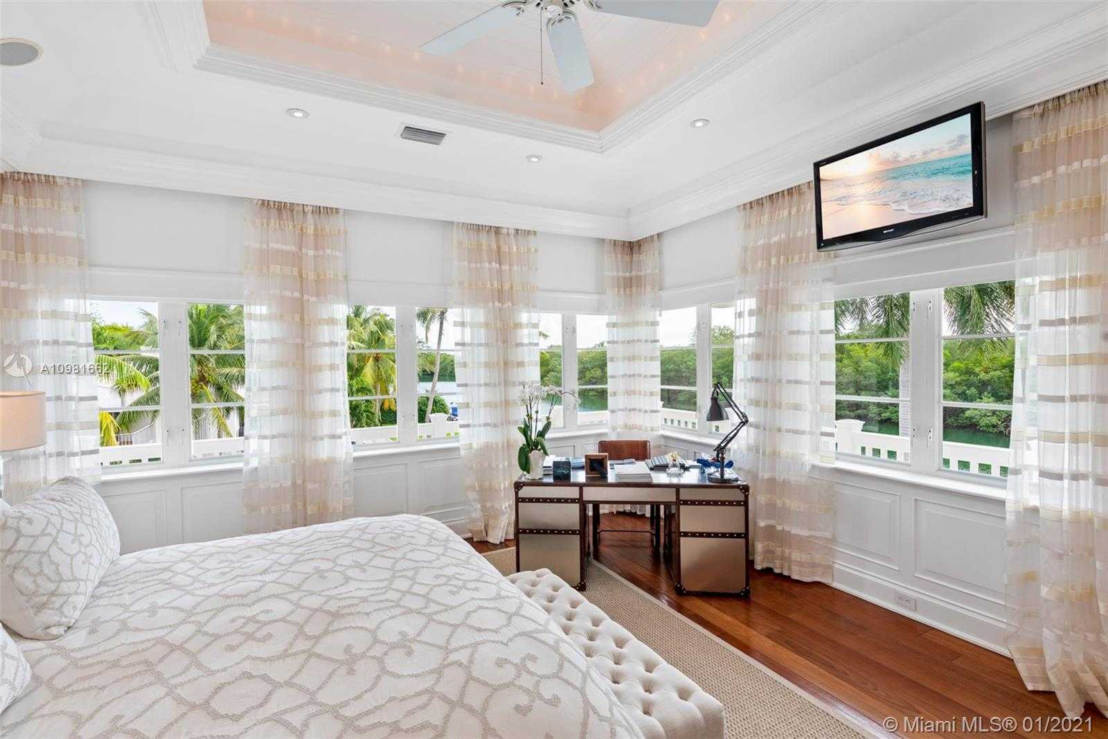 Small Image of 100 CAPE FLORIDA DR, Key Biscayne Number 43