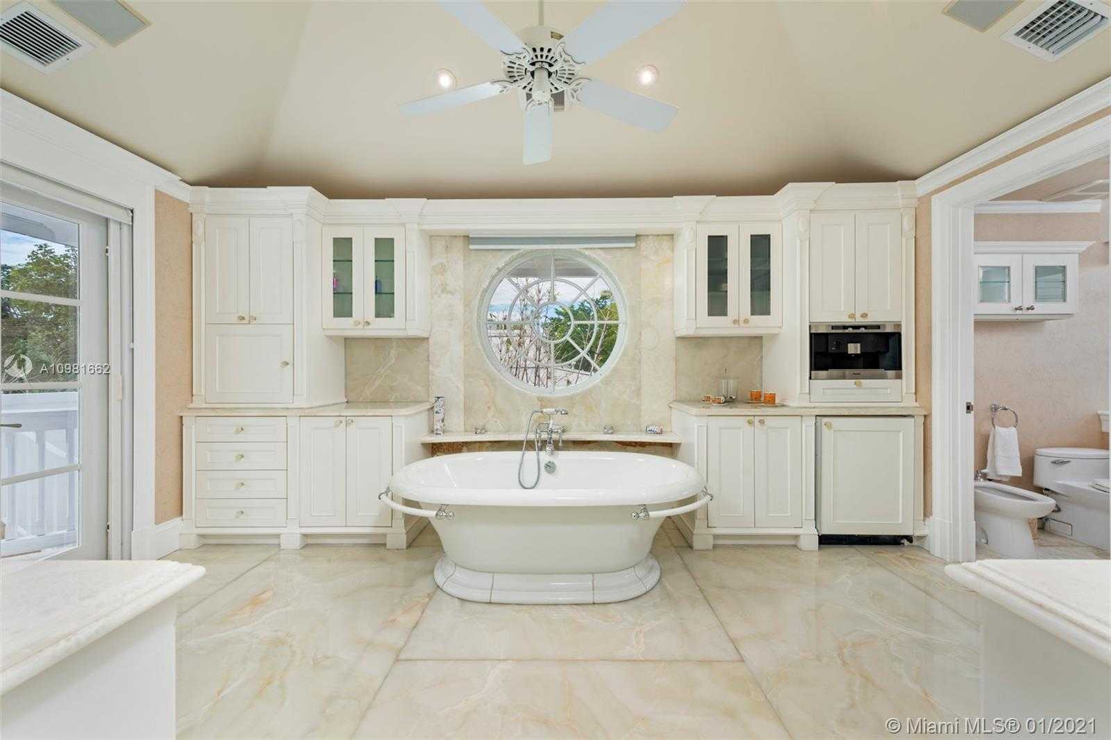 Small Image of 100 CAPE FLORIDA DR, Key Biscayne Number 44