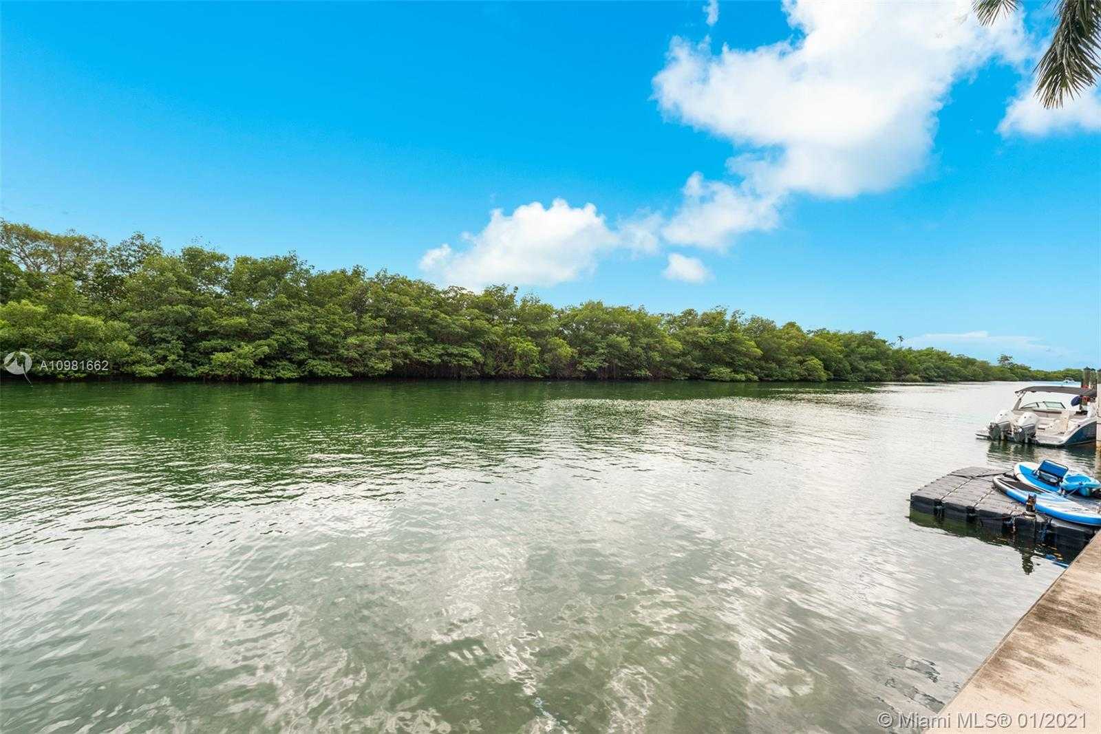 Small Image of 100 CAPE FLORIDA DR, Key Biscayne Number 6