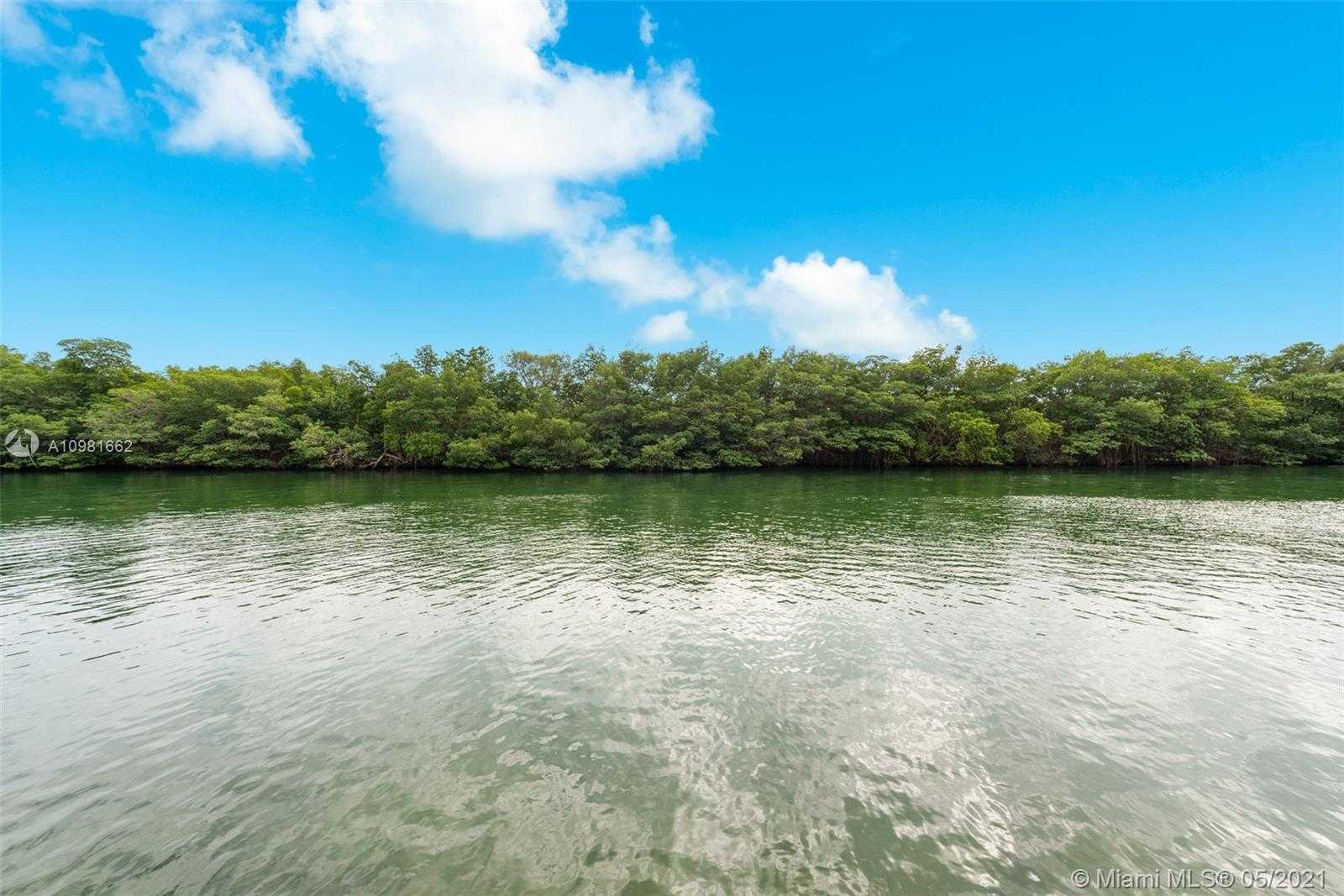 Small Image of 100 CAPE FLORIDA DR, Key Biscayne Number 9