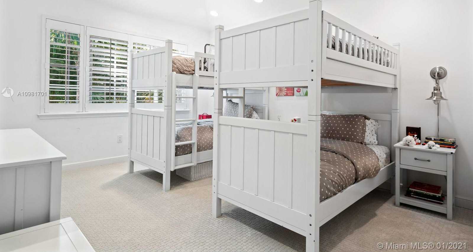 Small Image of 20006 NORTH EAST 36TH PL, Aventura Number 23