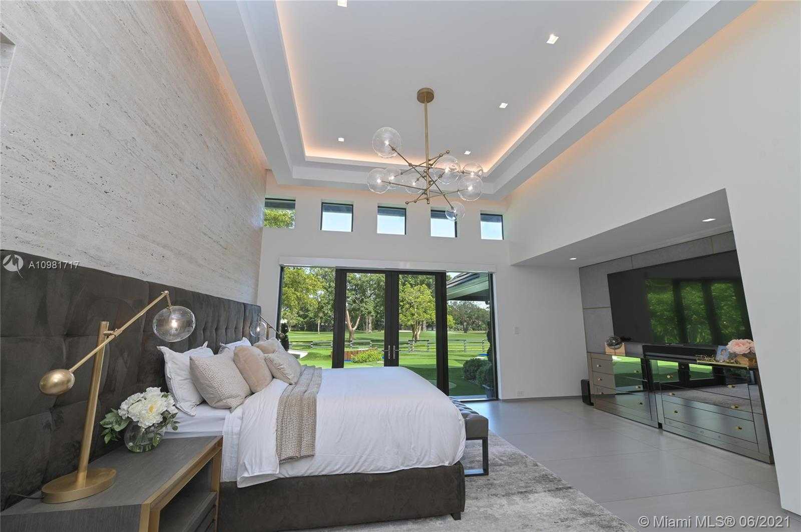 Small Image of 16111 ABERDEEN WAY, Miami Lakes Number 16