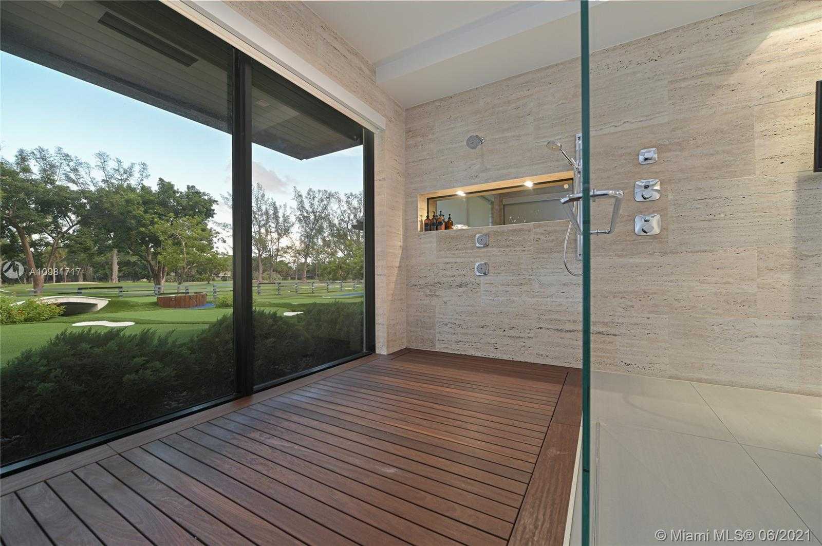 Small Image of 16111 ABERDEEN WAY, Miami Lakes Number 21