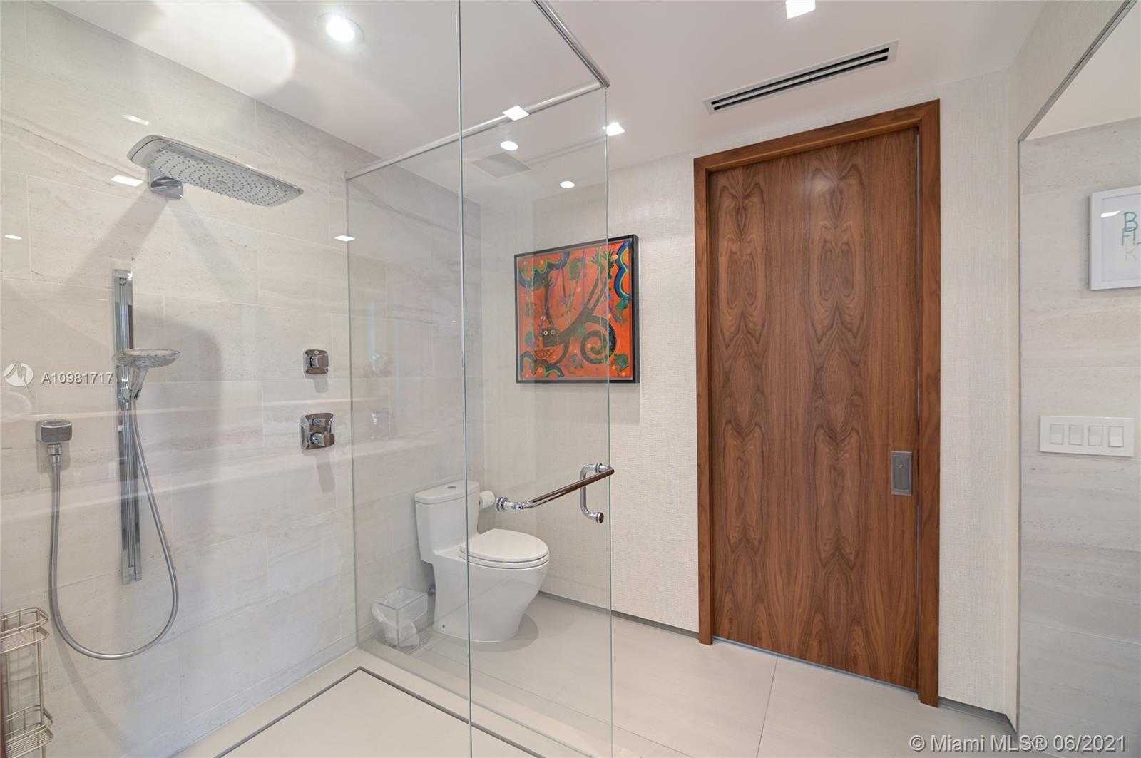 Small Image of 16111 ABERDEEN WAY, Miami Lakes Number 24