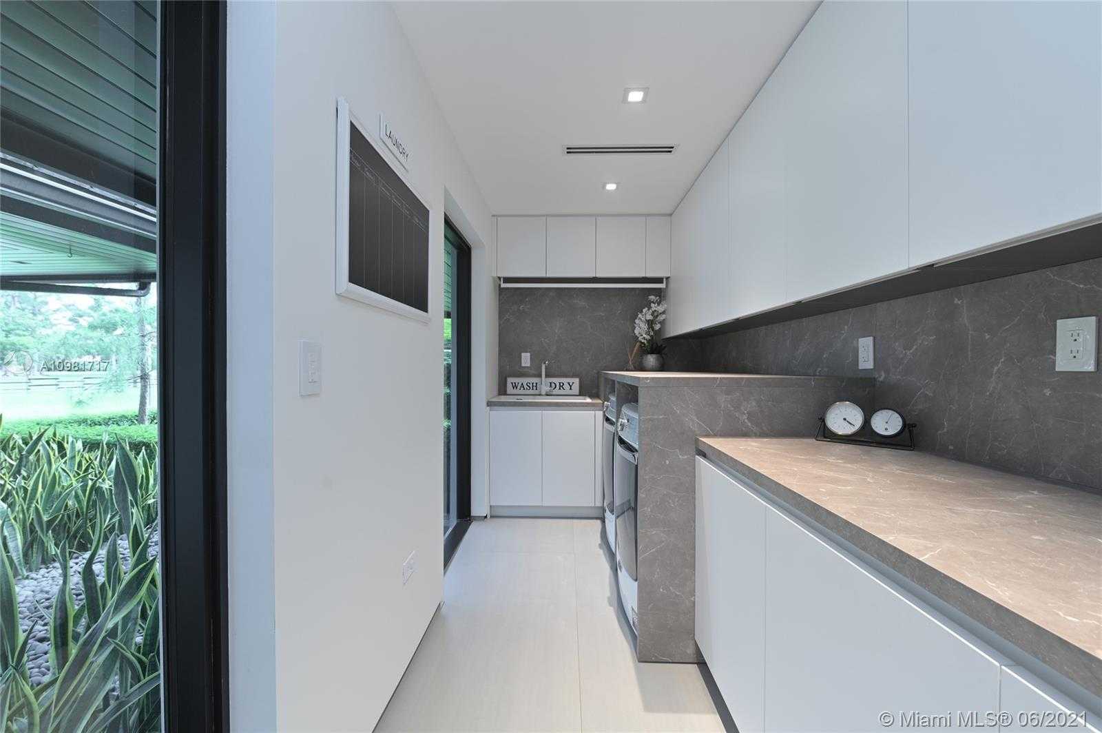 Small Image of 16111 ABERDEEN WAY, Miami Lakes Number 28