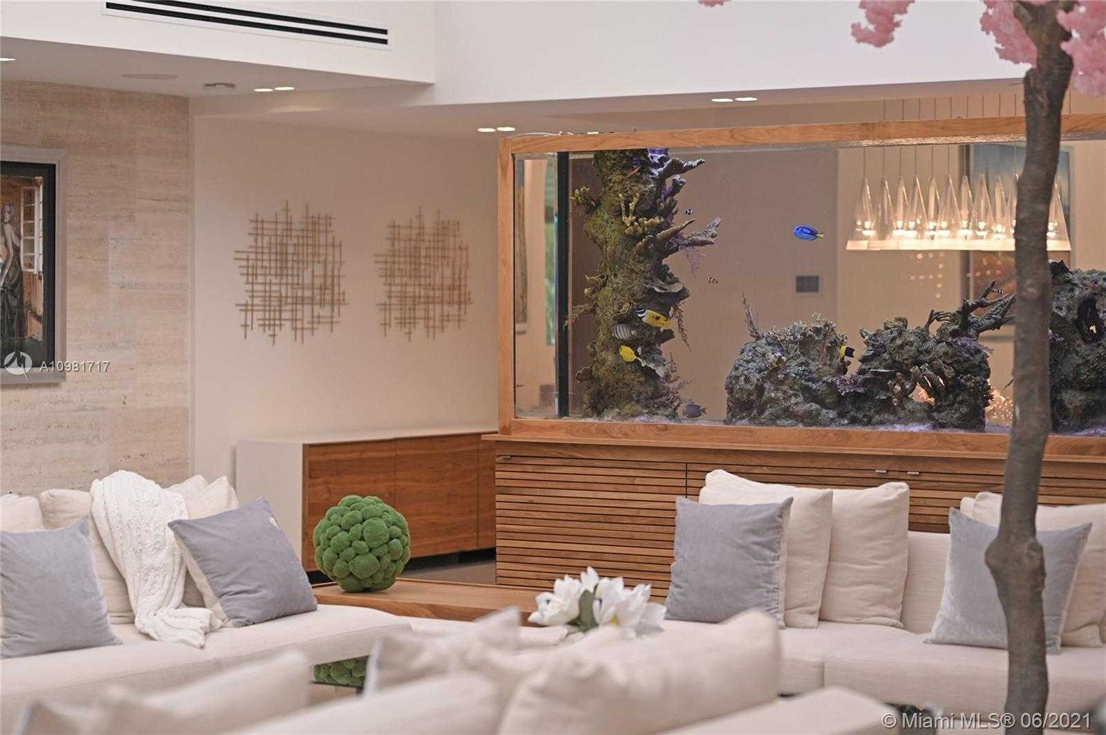 Small Image of 16111 ABERDEEN WAY, Miami Lakes Number 30