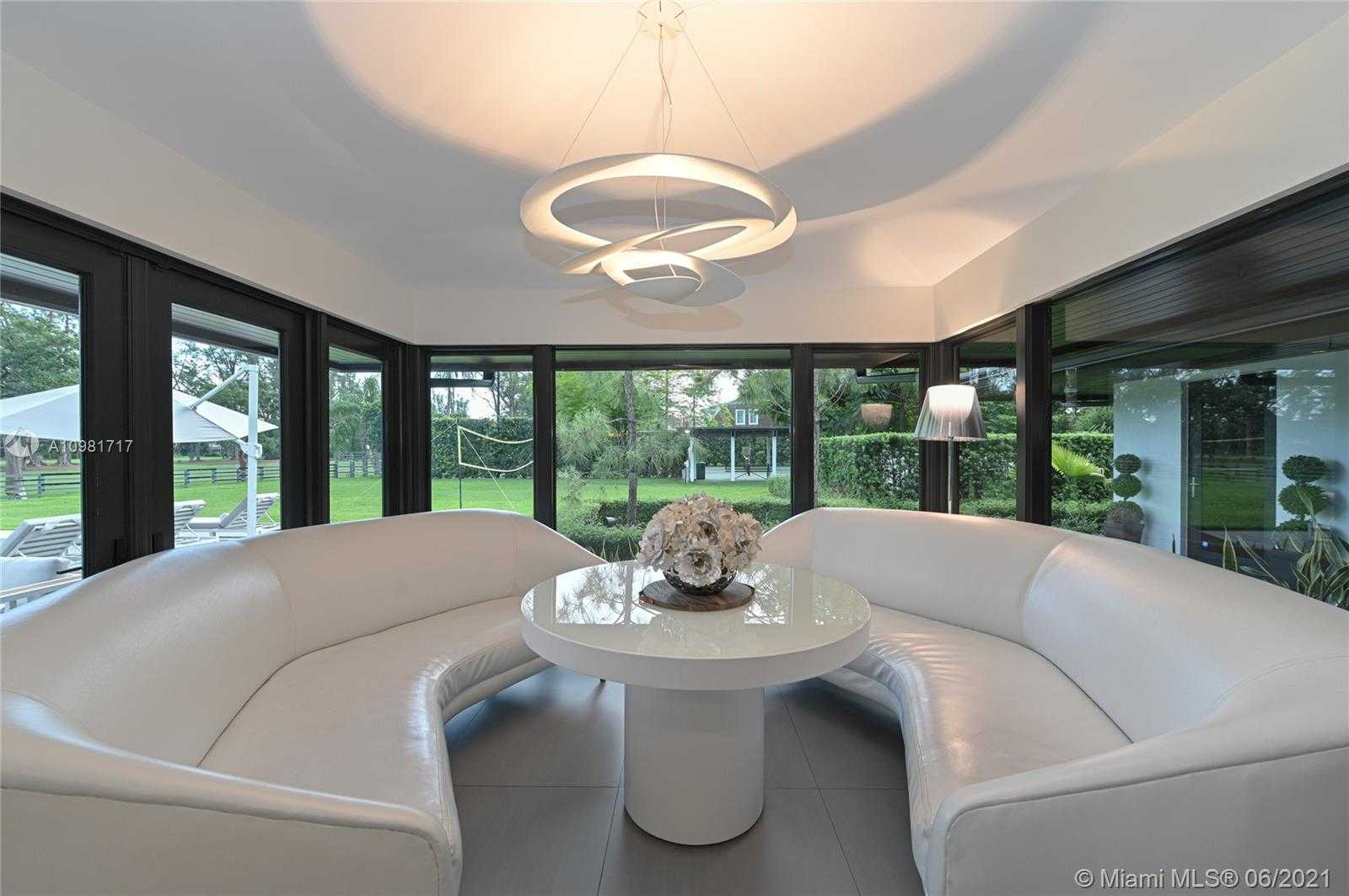 Small Image of 16111 ABERDEEN WAY, Miami Lakes Number 33
