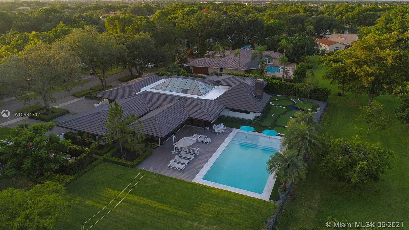 Small Image of 16111 ABERDEEN WAY, Miami Lakes Number 39