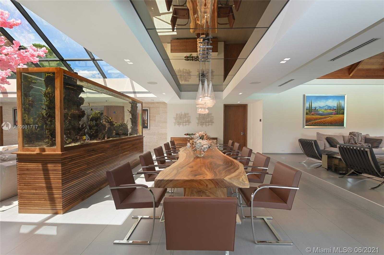 Small Image of 16111 ABERDEEN WAY, Miami Lakes Number 9