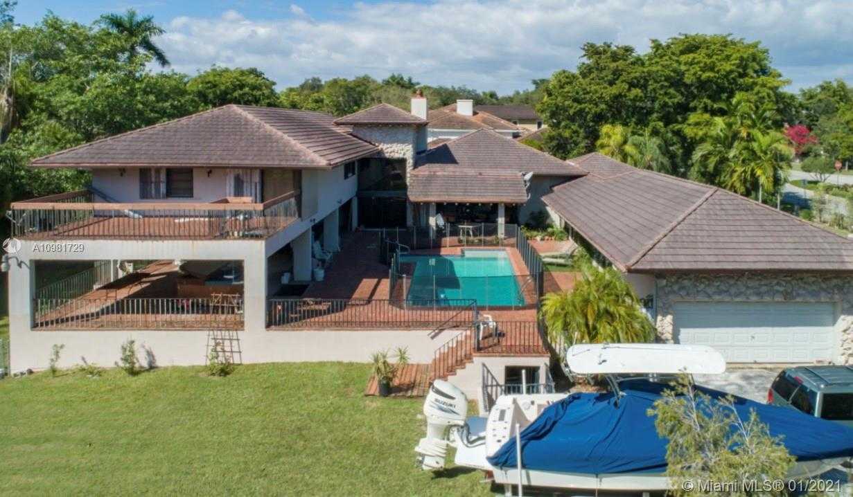 Small Image of 260 COCOPLUM RD, Coral Gables Number 3