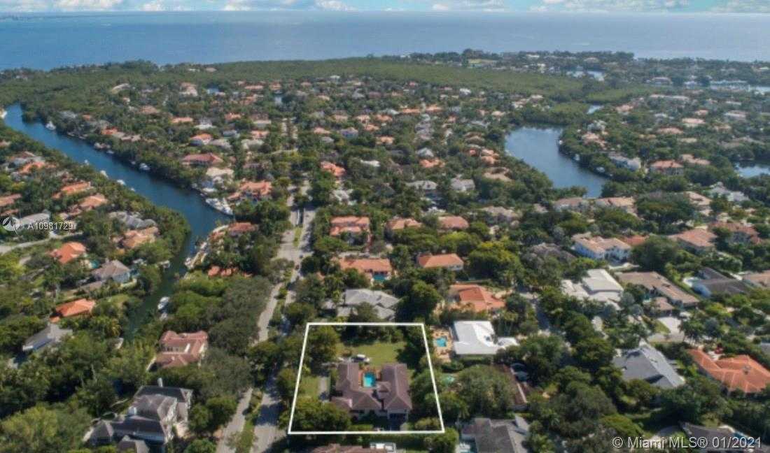 Small Image of 260 COCOPLUM RD, Coral Gables Number 5