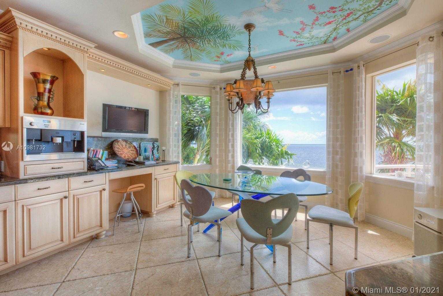 Small Image of 550 OCEAN CAY DR, Other City - In The State Of Florida Number 17
