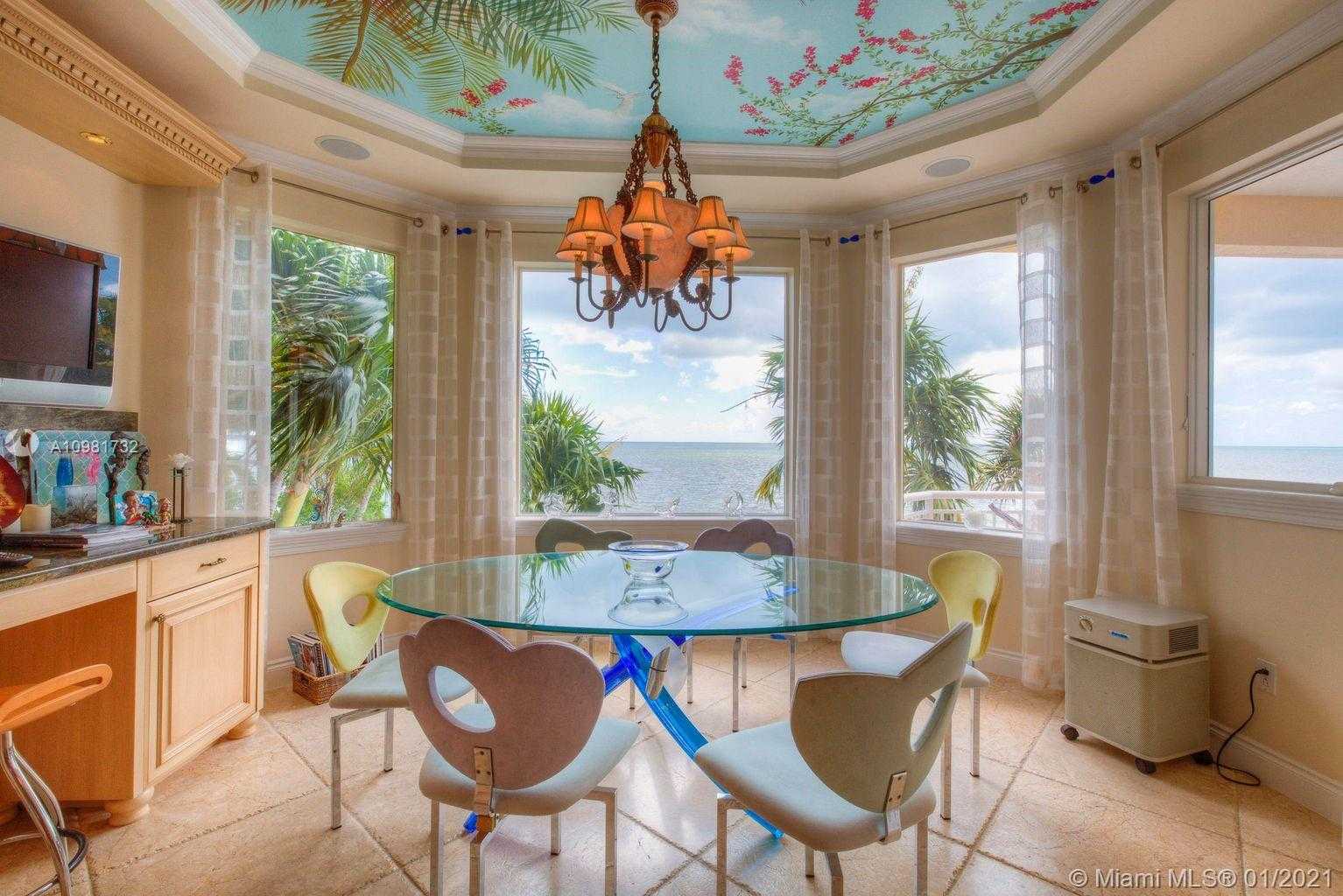 Small Image of 550 OCEAN CAY DR, Other City - In The State Of Florida Number 18