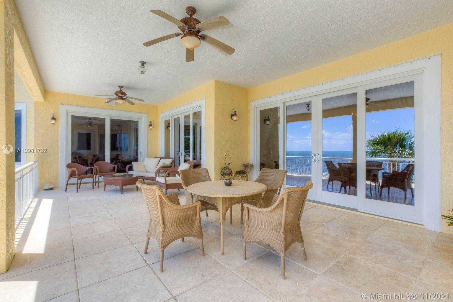 Small Image of 550 OCEAN CAY DR, Other City - In The State Of Florida Number 19