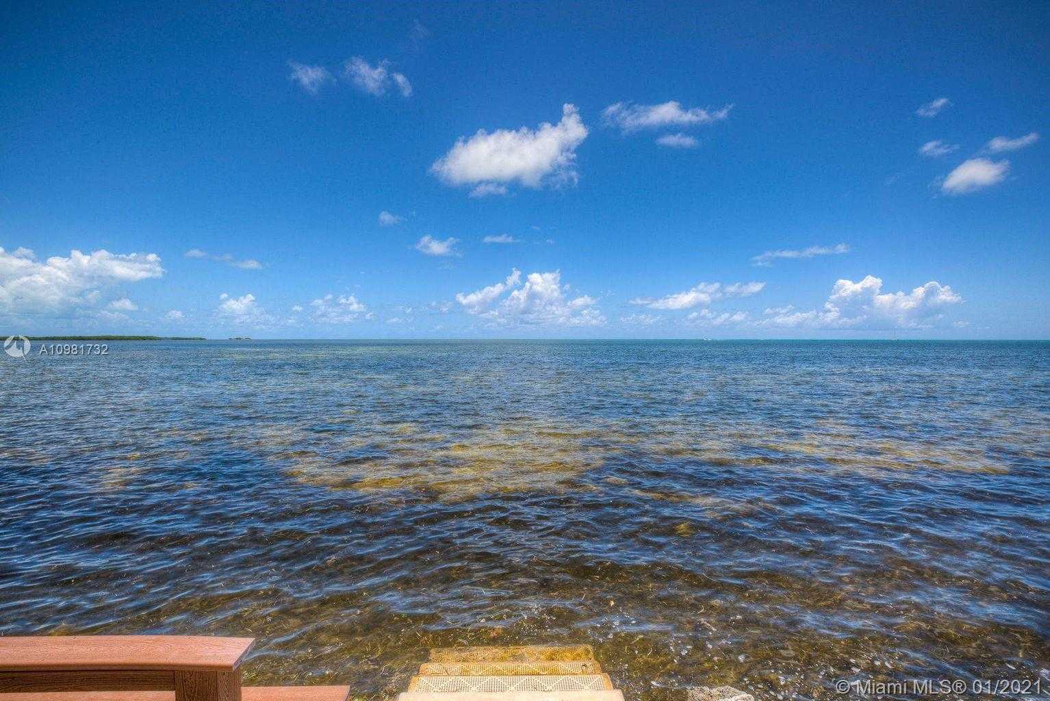 Small Image of 550 OCEAN CAY DR, Other City - In The State Of Florida Number 21