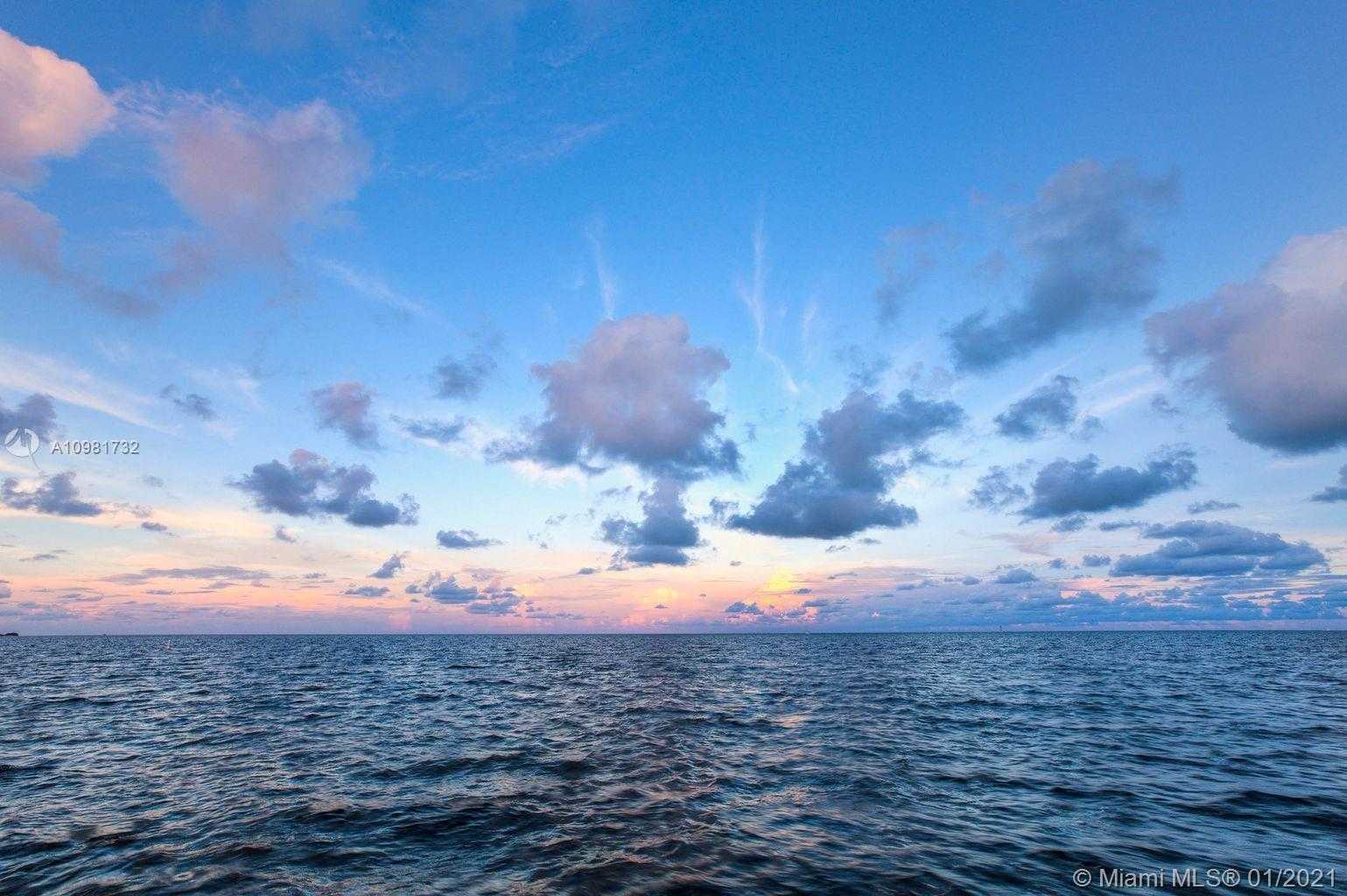 Small Image of 550 OCEAN CAY DR, Other City - In The State Of Florida Number 22