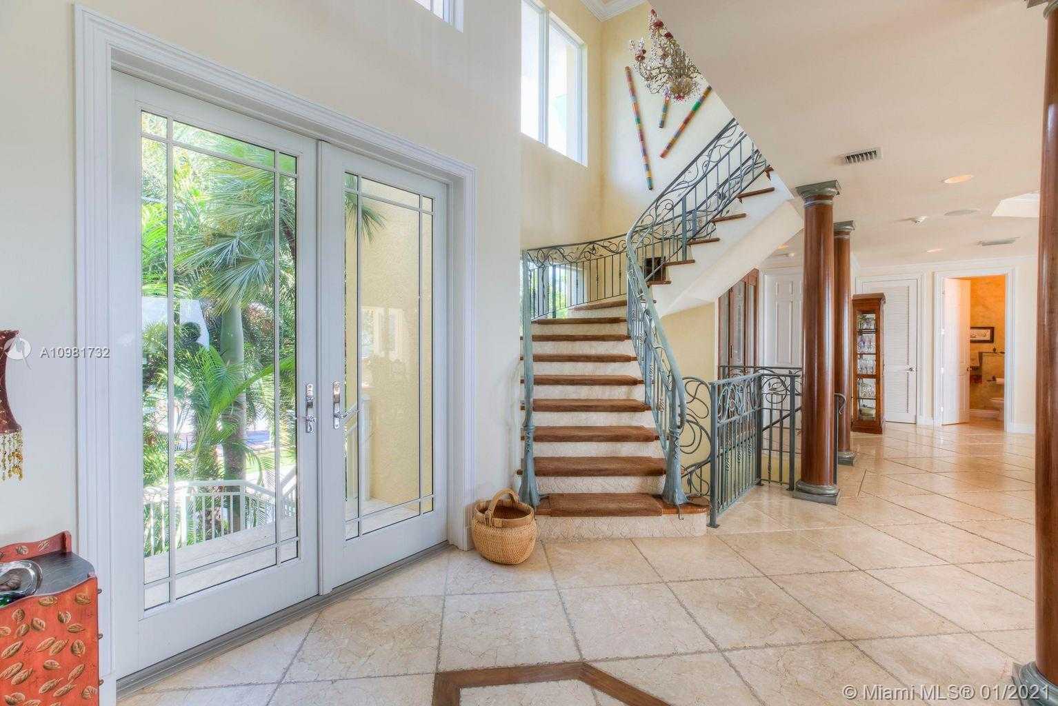 Small Image of 550 OCEAN CAY DR, Other City - In The State Of Florida Number 24