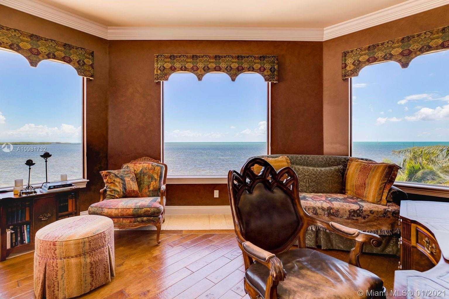 Small Image of 550 OCEAN CAY DR, Other City - In The State Of Florida Number 38