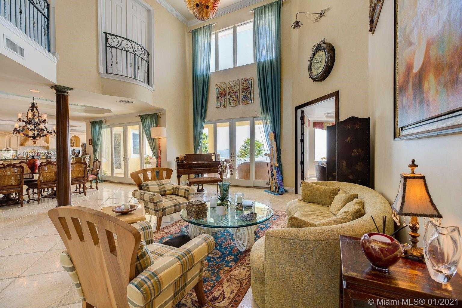 Small Image of 550 OCEAN CAY DR, Other City - In The State Of Florida Number 5