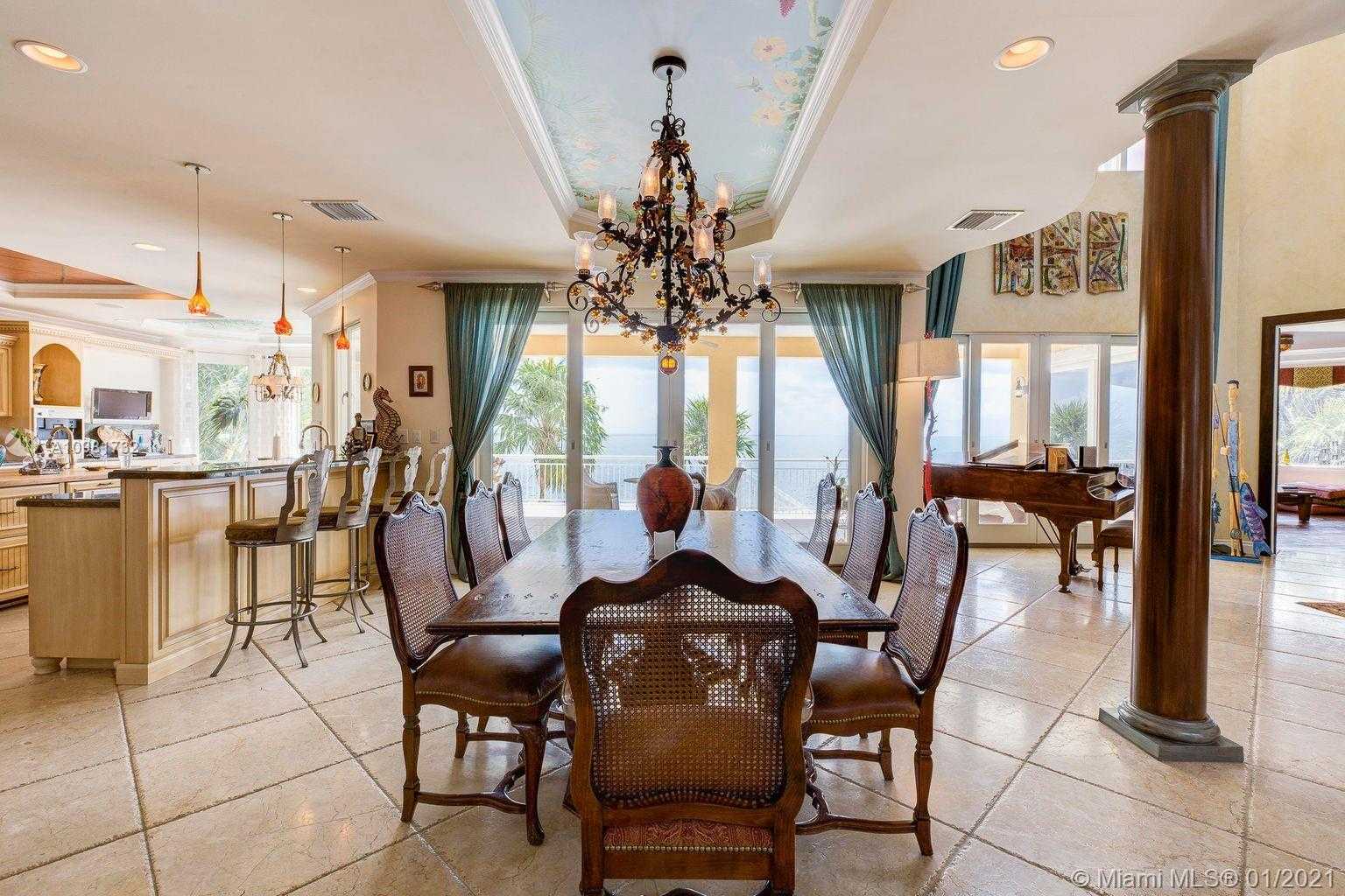 Small Image of 550 OCEAN CAY DR, Other City - In The State Of Florida Number 9