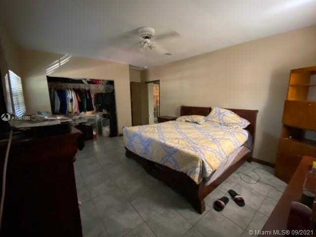 Small Image of 1421 SOUTH WEST 68TH BLVD, Pembroke Pines Number 10