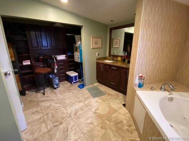 Small Image of 1421 SOUTH WEST 68TH BLVD, Pembroke Pines Number 14