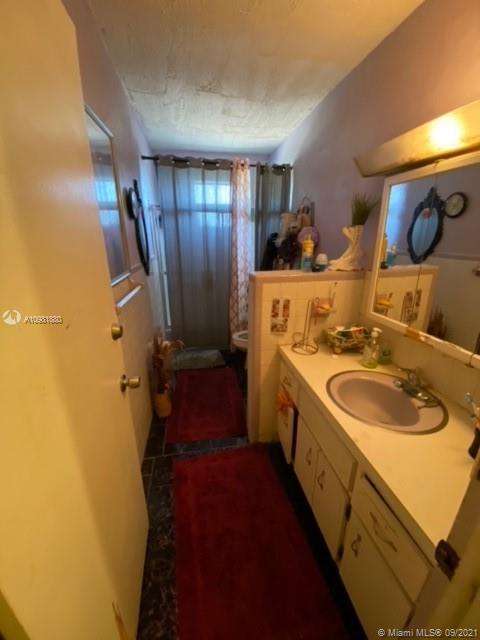 Small Image of 1421 SOUTH WEST 68TH BLVD, Pembroke Pines Number 15