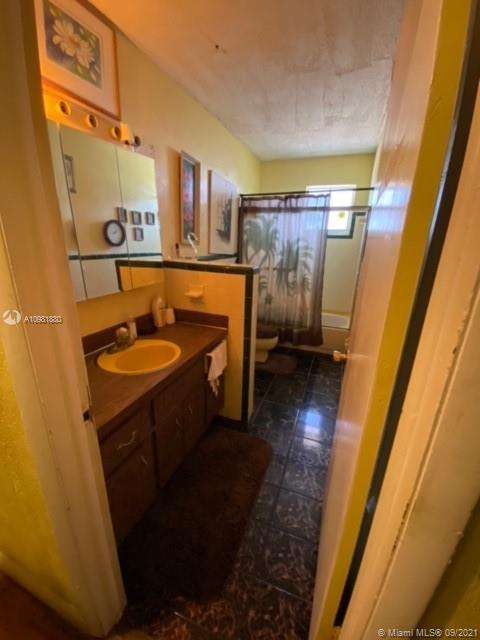 Small Image of 1421 SOUTH WEST 68TH BLVD, Pembroke Pines Number 16