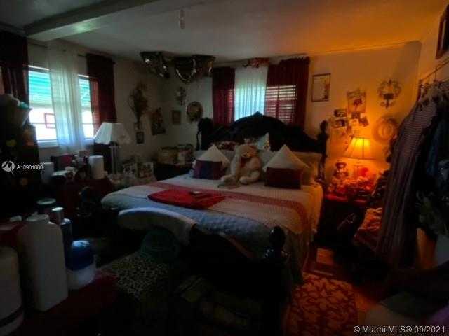 Small Image of 1421 SOUTH WEST 68TH BLVD, Pembroke Pines Number 8