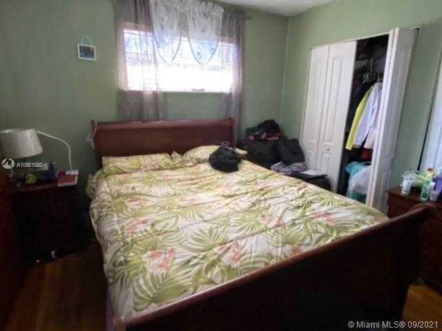 Small Image of 1421 SOUTH WEST 68TH BLVD, Pembroke Pines Number 9