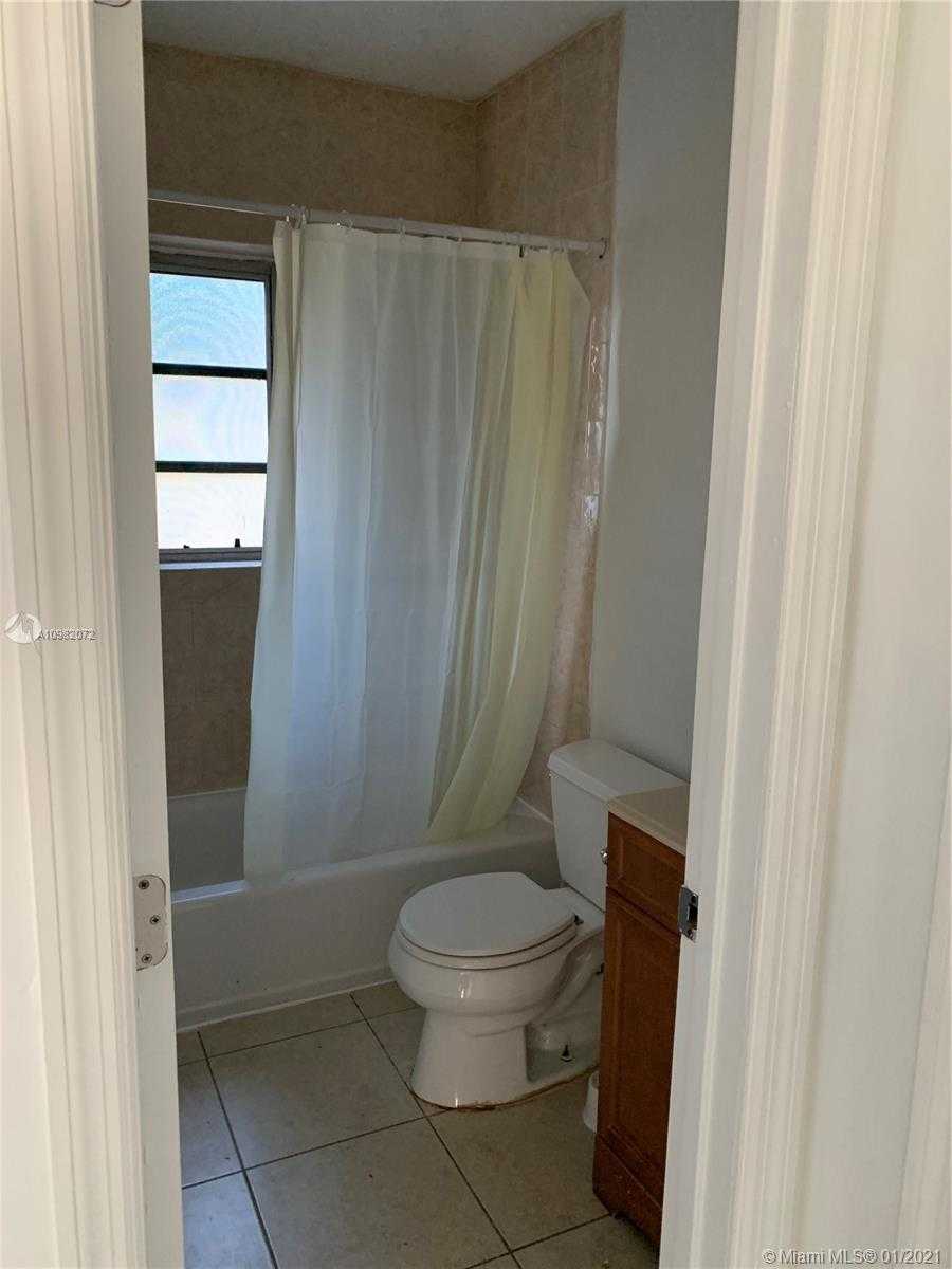 Small Image of 580 NORTH WEST 133RD ST, North Miami Number 15