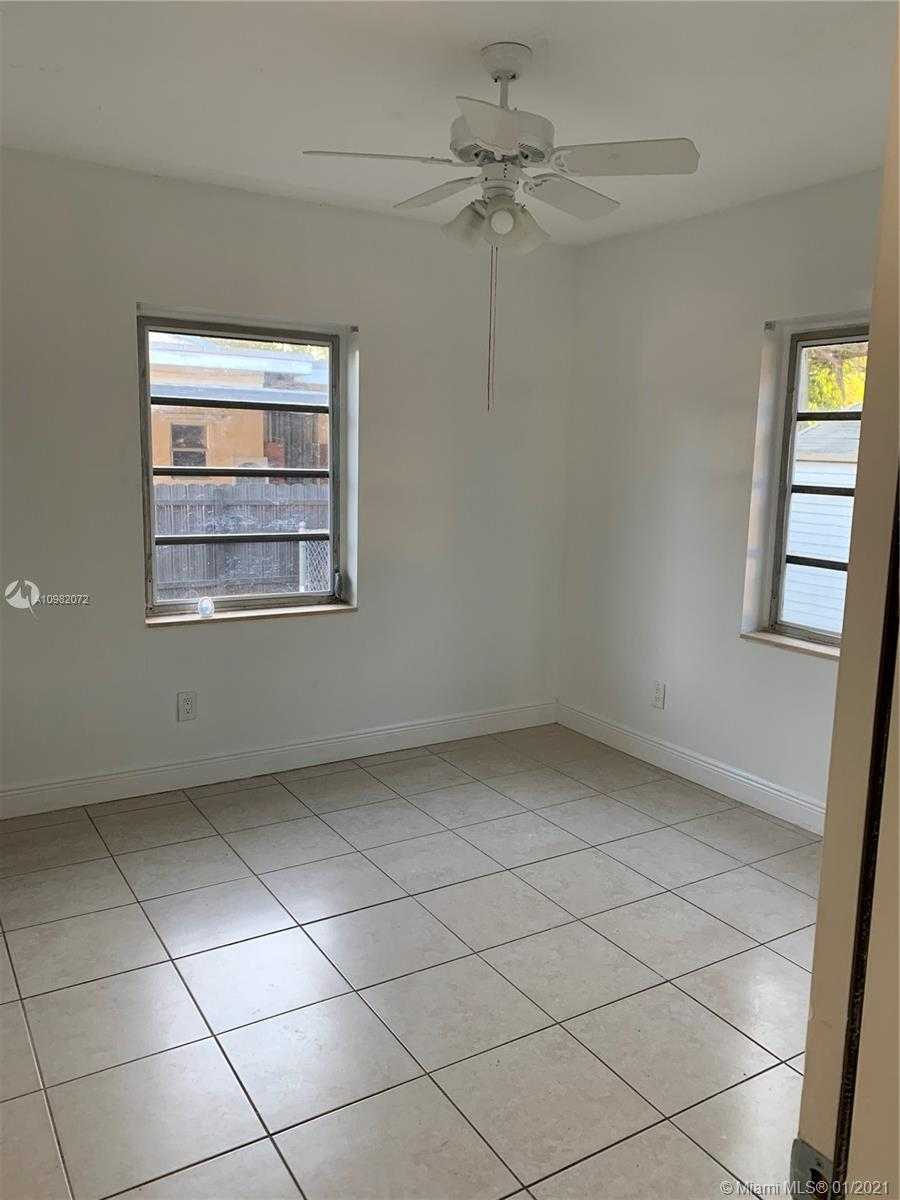 Small Image of 580 NORTH WEST 133RD ST, North Miami Number 9