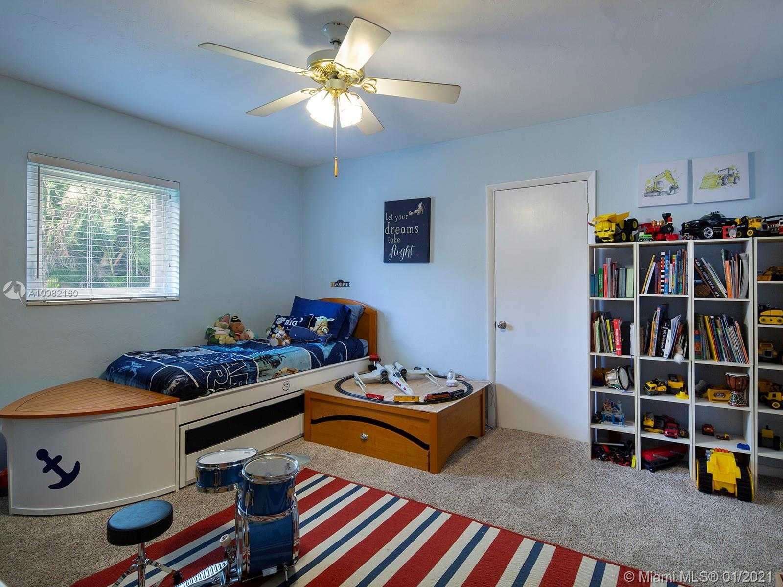 Small Image of 10658 NORTH EAST 11TH AVE, Miami Shores Number 11