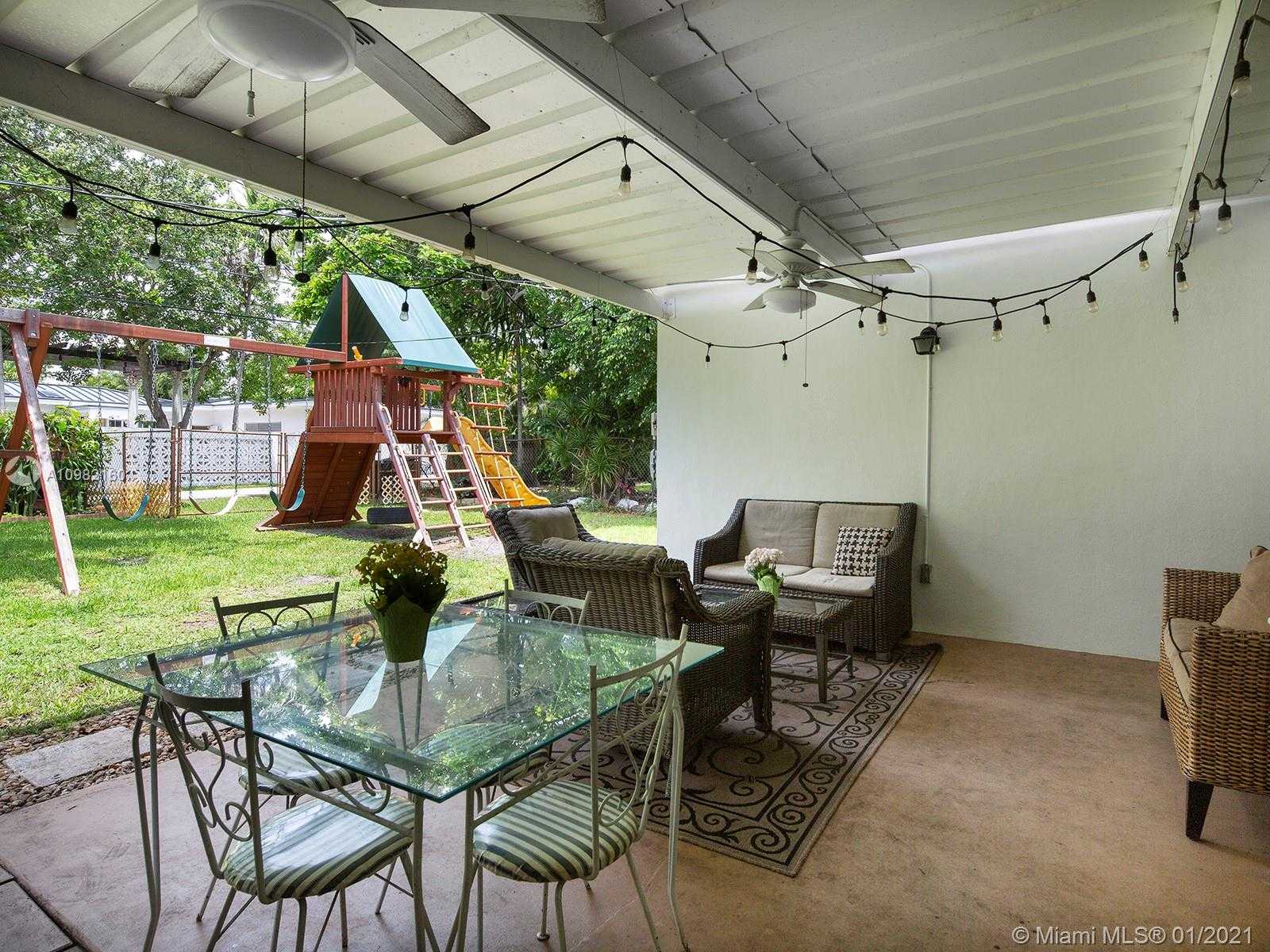 Small Image of 10658 NORTH EAST 11TH AVE, Miami Shores Number 13