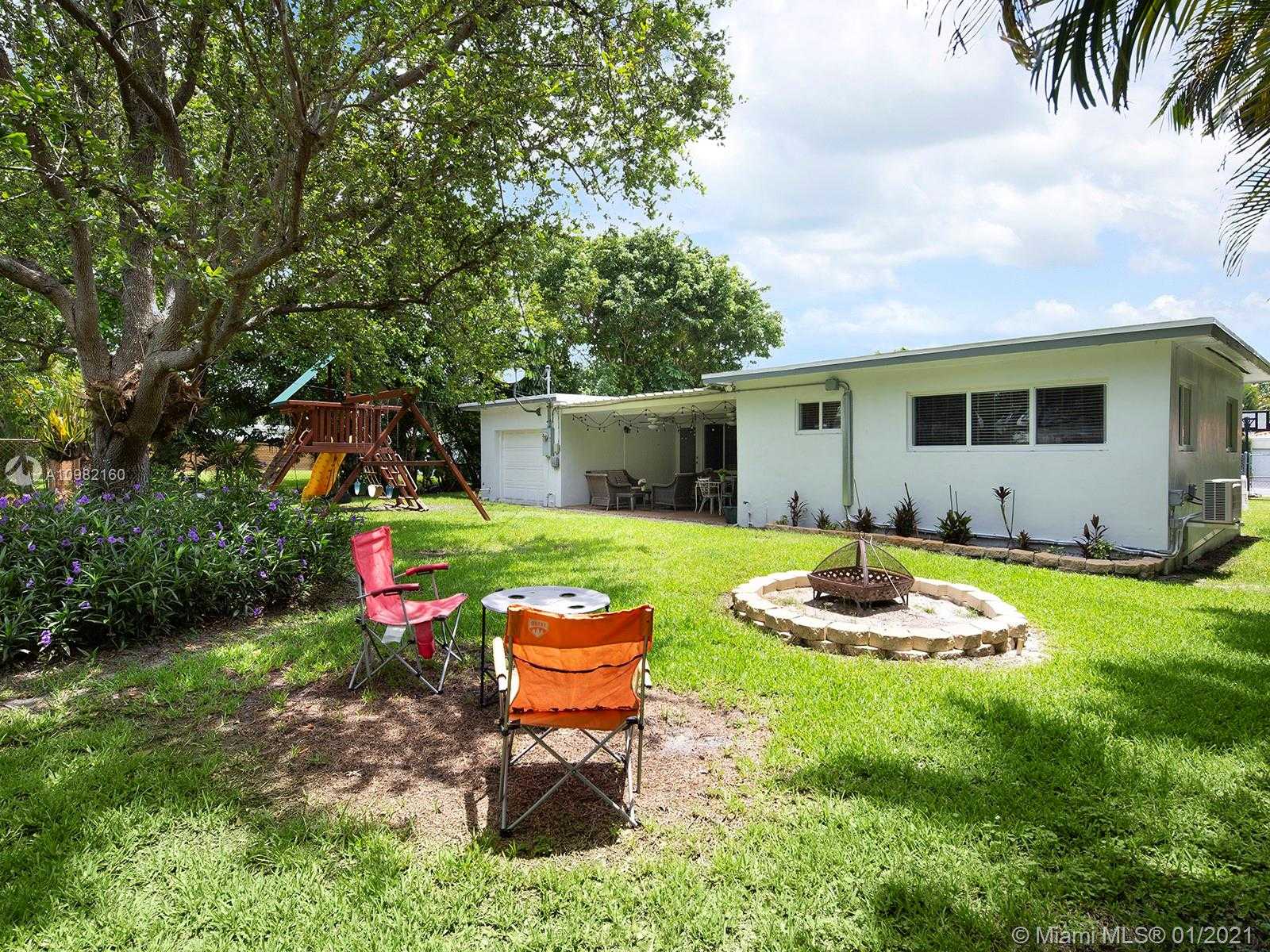 Small Image of 10658 NORTH EAST 11TH AVE, Miami Shores Number 14