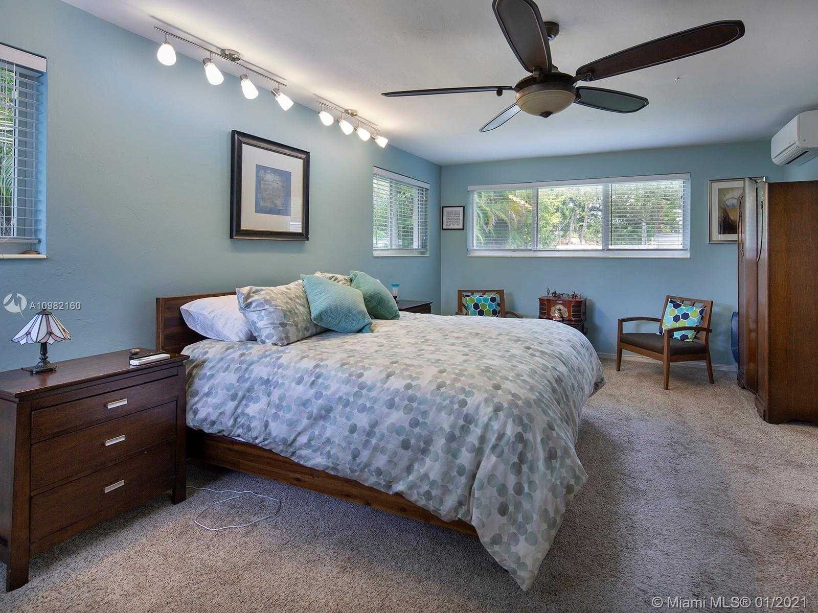 Small Image of 10658 NORTH EAST 11TH AVE, Miami Shores Number 21