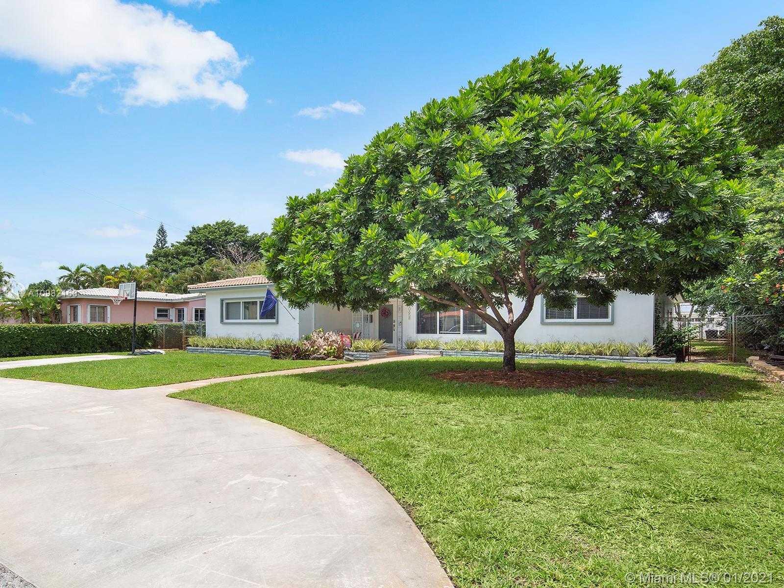 Small Image of 10658 NORTH EAST 11TH AVE, Miami Shores Number 22