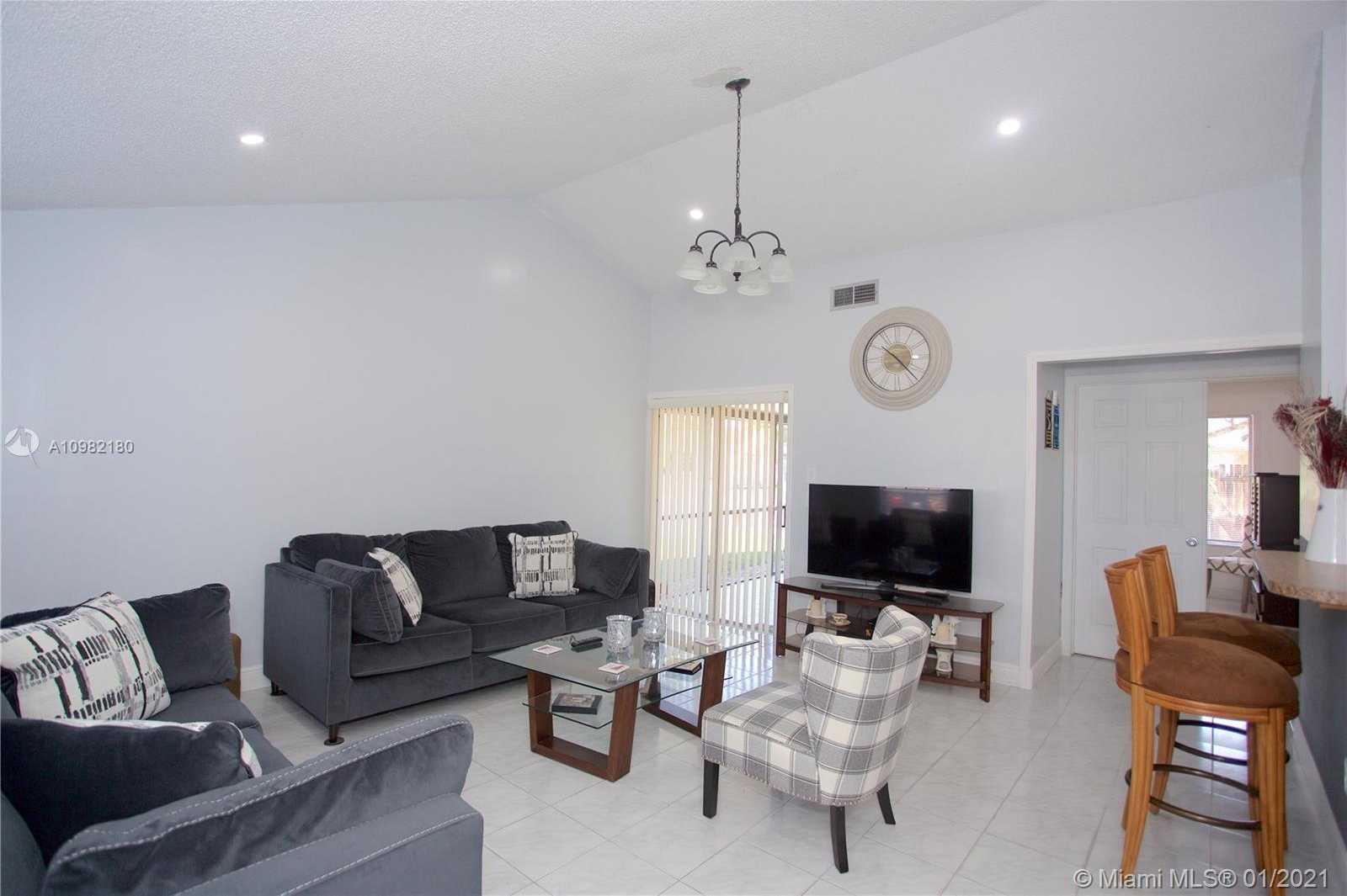 Small Image of 1795 SOUTH WEST 84TH TER, Miramar Number 4