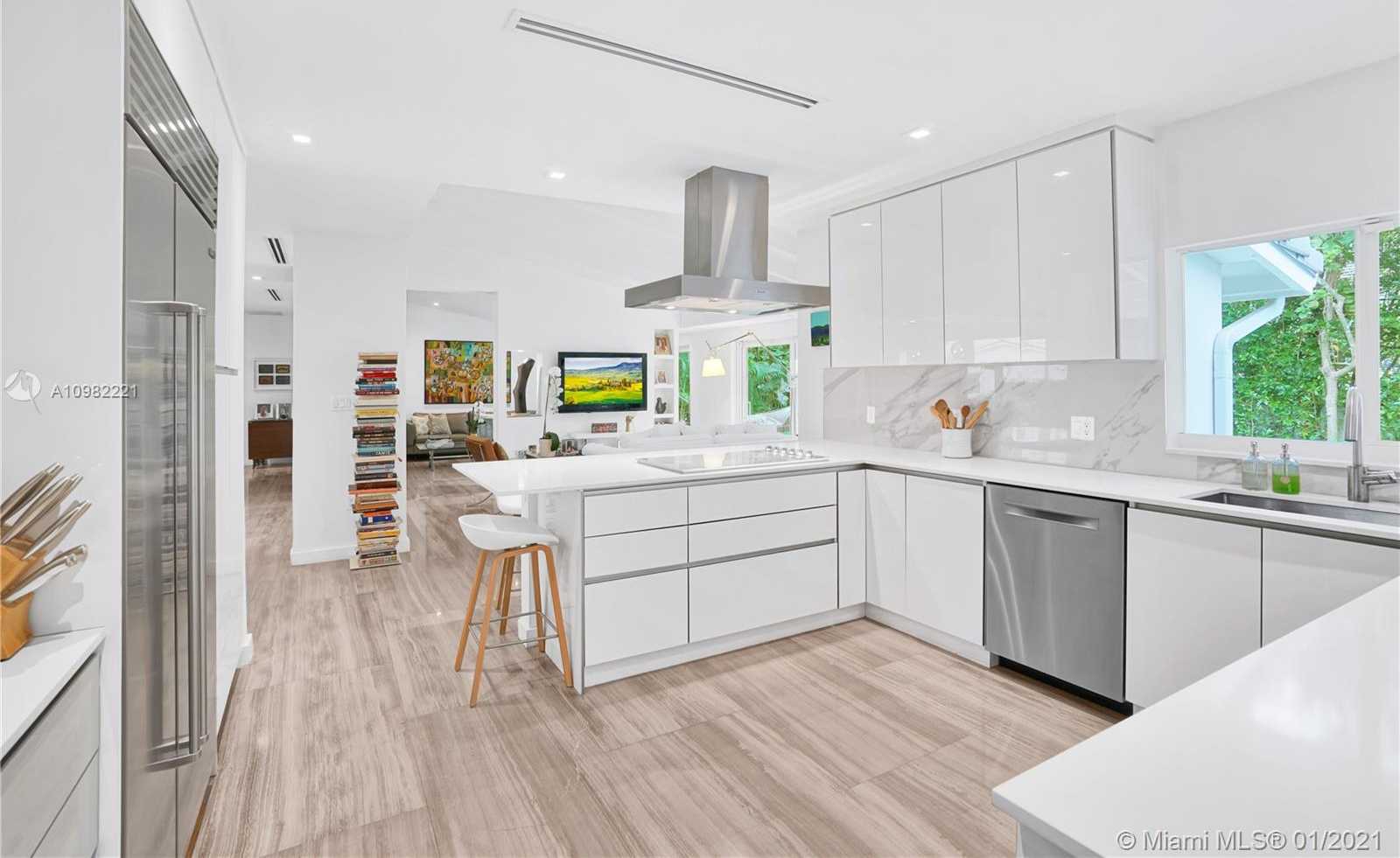 Small Image of 90 SOUTH PROSPECT DR, Coral Gables Number 10
