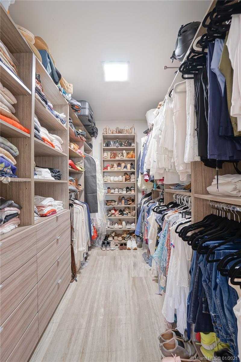 Small Image of 90 SOUTH PROSPECT DR, Coral Gables Number 14