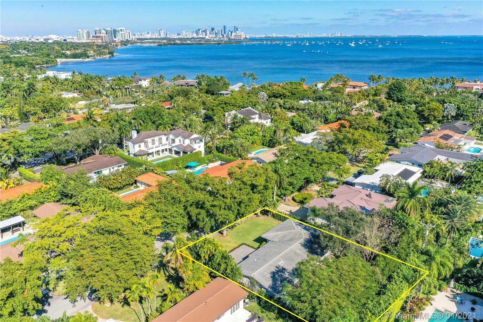 Small Image of 90 SOUTH PROSPECT DR, Coral Gables Number 31