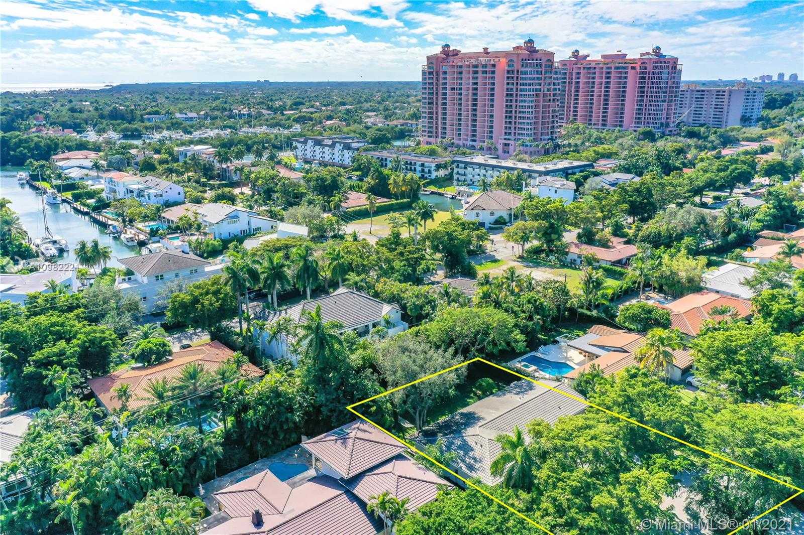 Small Image of 90 SOUTH PROSPECT DR, Coral Gables Number 32
